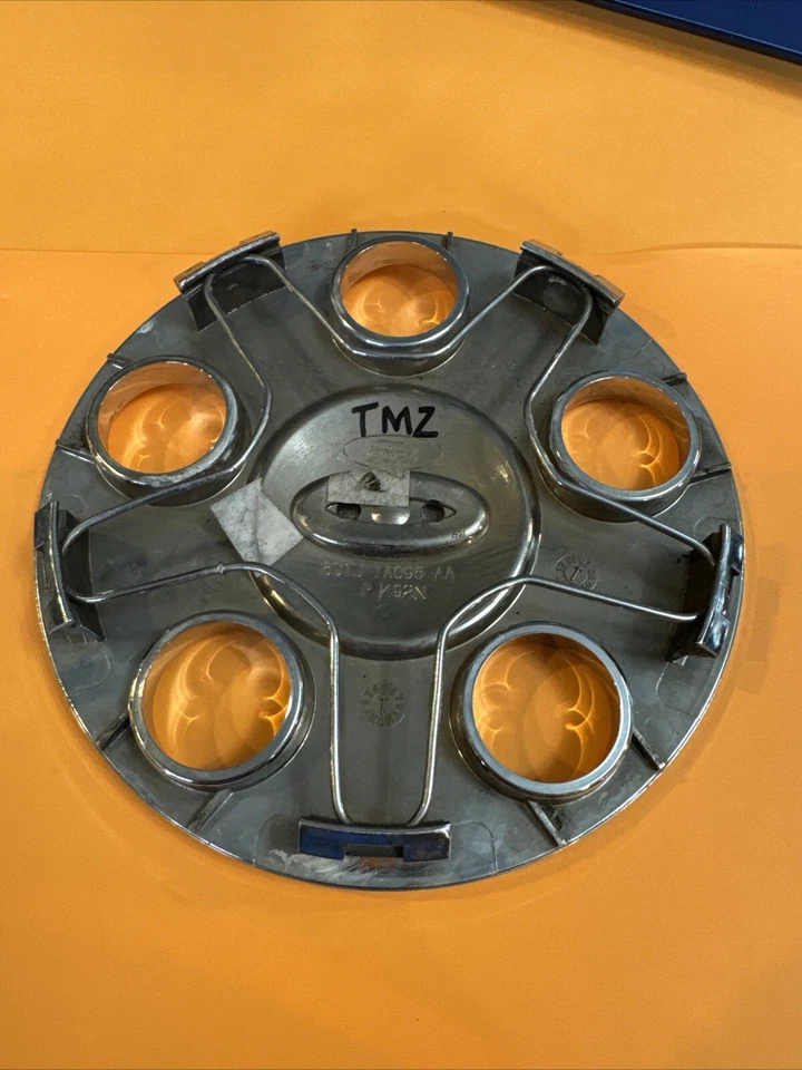8G1J-1A096-AA 2008 2009 Ford Taurus, Taurus X  OEM Center Cap Alloy Silver - 1 - Image 3 of 3