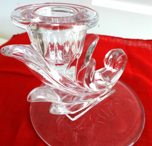 Candelabro cónico de diseño floral de vidrio transparente de 3 3/4"" de 4 1/4"" de ancho - nuevo sin etiquetas - Imagen 5 de 7