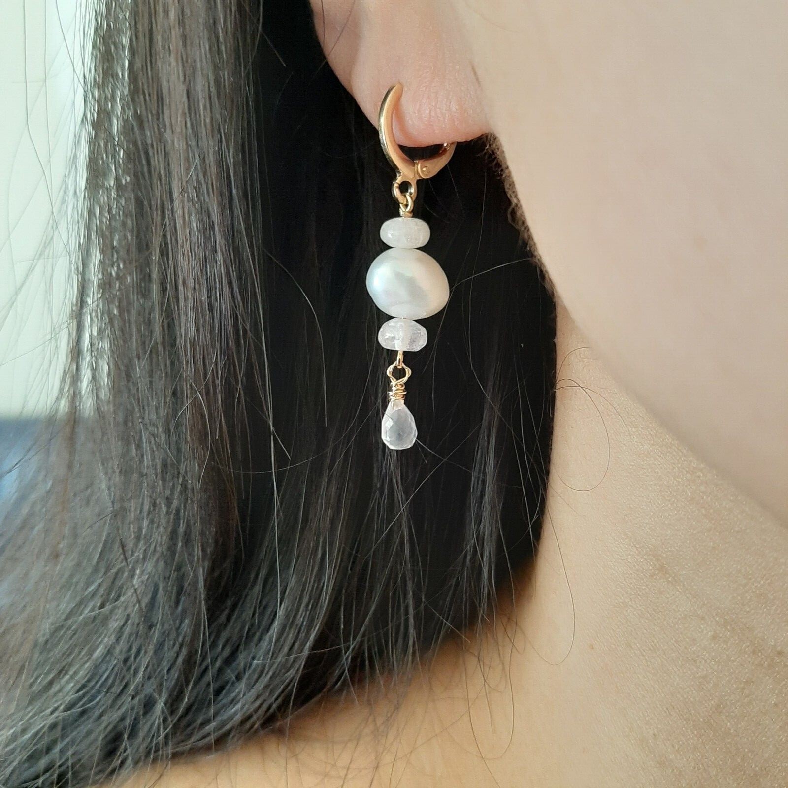 Boucles d'oreilles dormeuses légères en quartz rose pour oreilles sensibles - 4