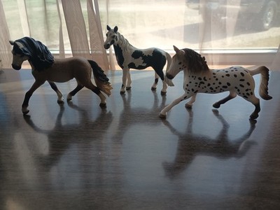 Lot Of 3 Schleich Horses