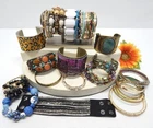 VINTAGE TO NOW FASHION/COSTUME JEWELRY BRACELET LOT ASSORTED TYPES & MATERIALS