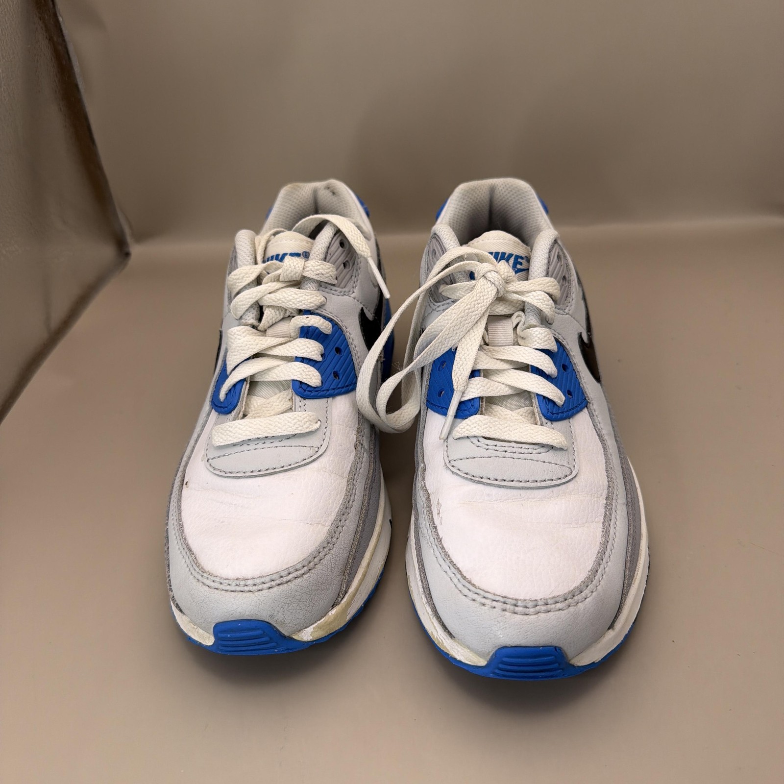 Nike Air Max 90 Shoes Youth Size 4.5Y White Blue Running Sneakers CD6864-104 thumbnail 4