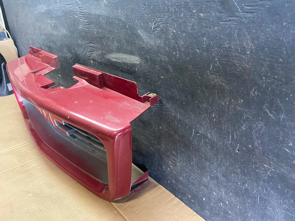 GMC Sonoma Jimmy 1994-2004 parrilla superior delantera OEM R7265 DG Foto 2 de 4