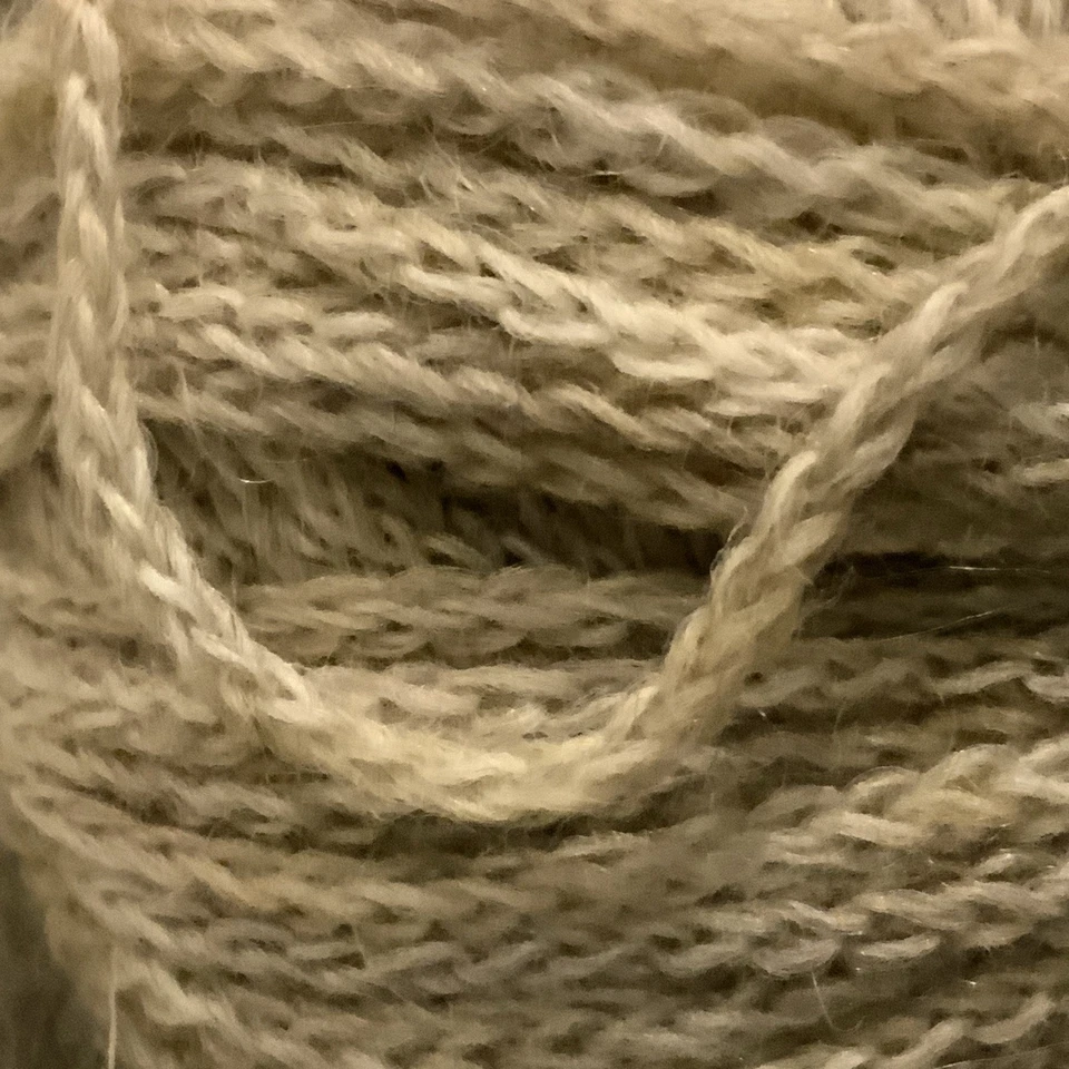 11 Skeins Rowan Lima 50g Yarn Color 889 Lot 2F9301 - Image 4 of 4