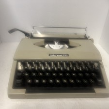 Underwood 255Portable Manual Typewriter with Hard Case - Made in Japan thumbnail