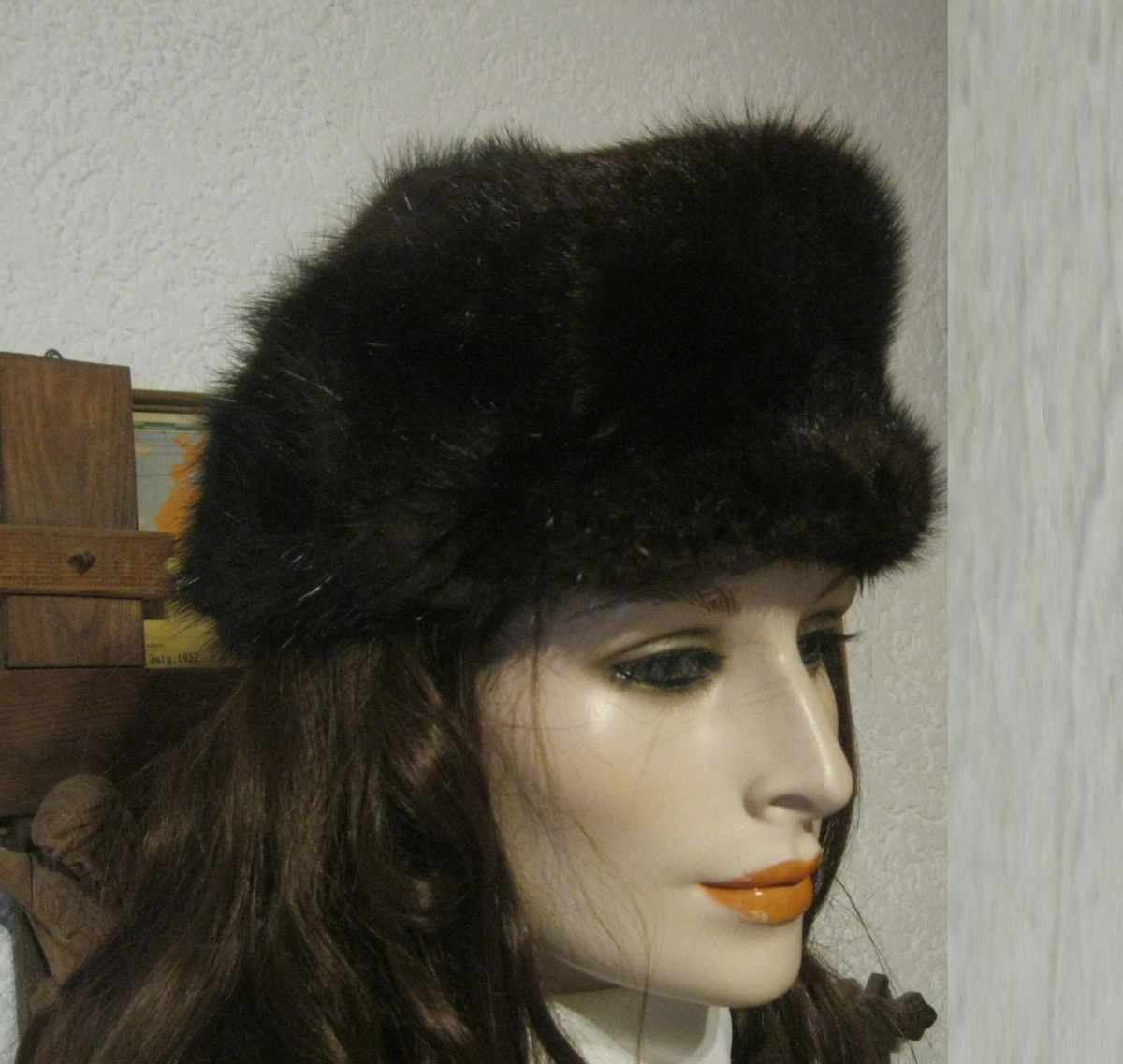 Alte Pelzkappe Pelzmütze dunkelbraun Pelz Hut mit Schirmchen Vintage Gr. 56