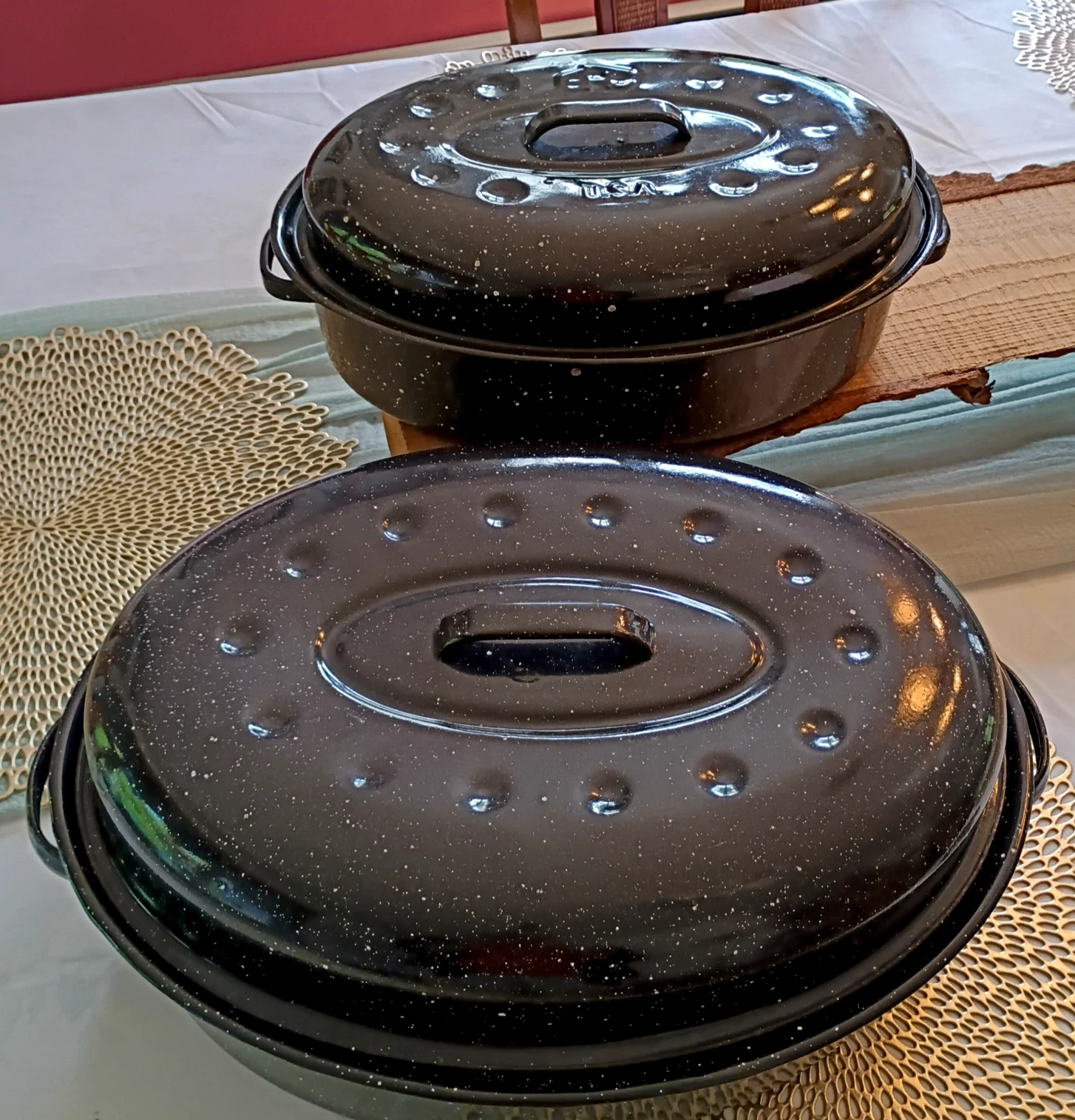 2 Vtg Black Enamel Speckle Oval Roasting Pans W/Handles+ Lids 15x11" & 13x9" USA
Opens in a new wind