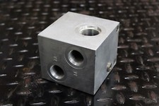 CUBE FLOW DIVIDER / VALVE (BRAND & PART # UNKNOWN) - NEW SURPLUS