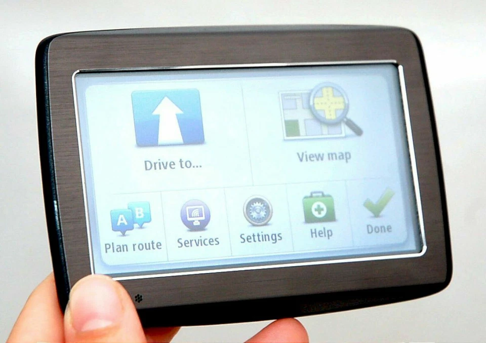 TomTom VIA 1435S 4.3" LCD Car Portable GPS System USA/Canada/Mexico Maps 1435 - Image 2 of 4