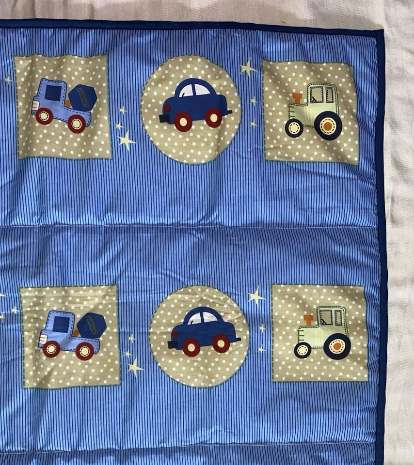 Edredón/edredón azul Dream on Me para niños para cuna o cama para niños pequeños 41"x33" camiones Foto 3 de 4