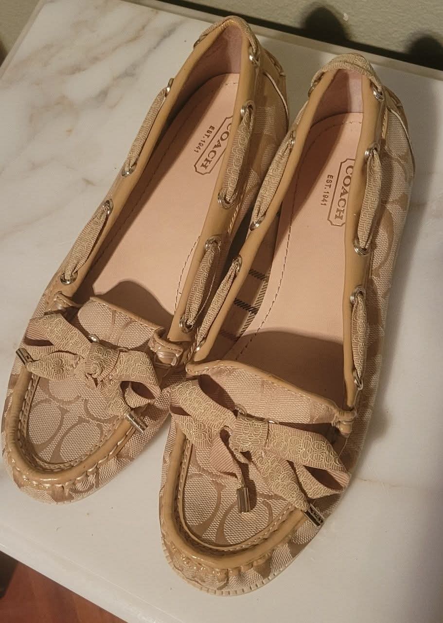 Women's Carisa Canvas Leather Logo Loafers Tan Beige Size 8 B