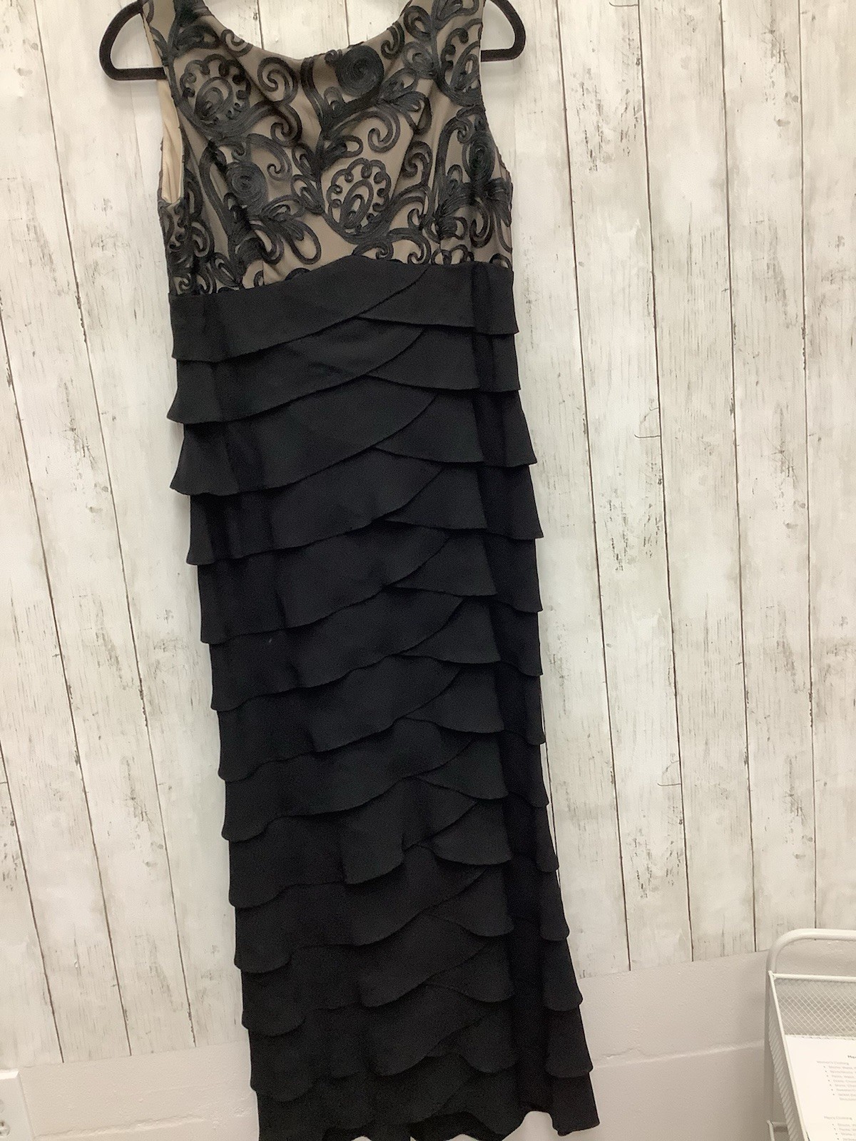 Jessica Howard 12P Black Nude Lace Bodice Shutter Pleat Tiered Maxi Formal Gown