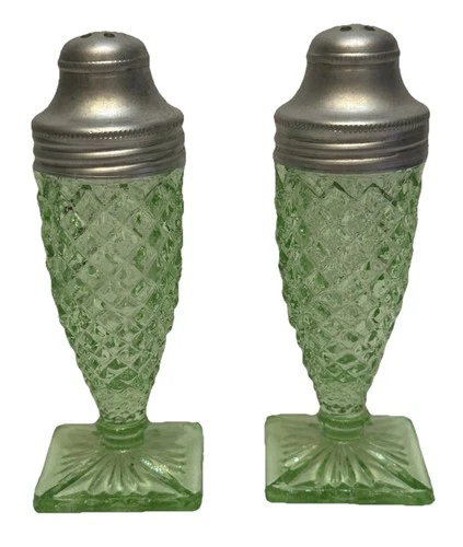Hocking GREEN MISS AMERICA SHAKERS GREEN Depression Era Glass VERY RARE NICE!