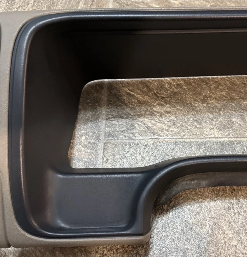 1995-1999 Chevy GMC Silverado C/K bisel de tablero cuadro de instrumentos medidor Speedo TAN Foto 3 de 4