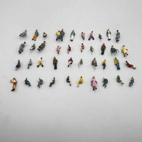 LOT OF 40 HO Scale 1:87 Miniature Model People Figures – Diorama / Train Scenery