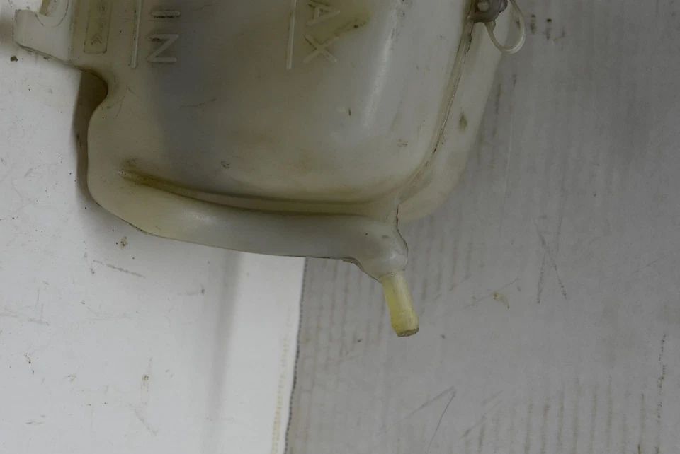 1996 2002 Isuzu Trooper Coolant Reservoir Tank Bottle 96 97 98 99 01 02 1997  - Image 4 of 4