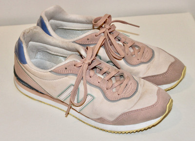 GUC New Balance Women's Pale Pink Sola Sleek Athleisure Sneakers sz 9.5