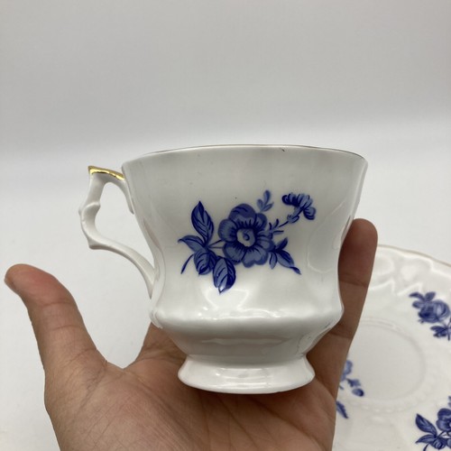 Taza de té y platillo Royal Windsor oro azul y blanco rosas florales doradas, Inglaterra - Imagen 14 de 15