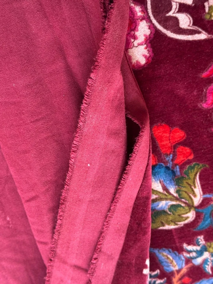 Hermosa tela de terciopelo suave con estampado floral tela de tapicería india para correr patio Foto 3 de 4