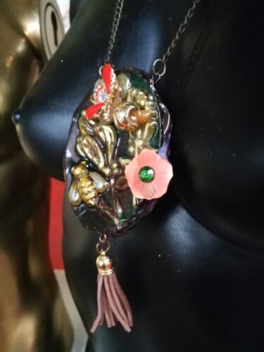 Flower Cameo Necklace Bee Insect Antique Vintage Style Pendant Art Deco Charms - Picture 4 of 24