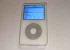 Apple iPod A1136 White 5th Generation 2.5" LCD 60GB Handheld MP3 Media Player