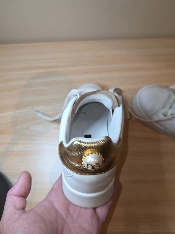 Size 6 Dolce Gabbana Faux Pearl Accents Leather Sneakers White with Gold - Image 4 of 4