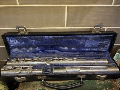 Vtg Gemeinhardt Elkhart, Ind 2SP E77086 Silverplate  Flute