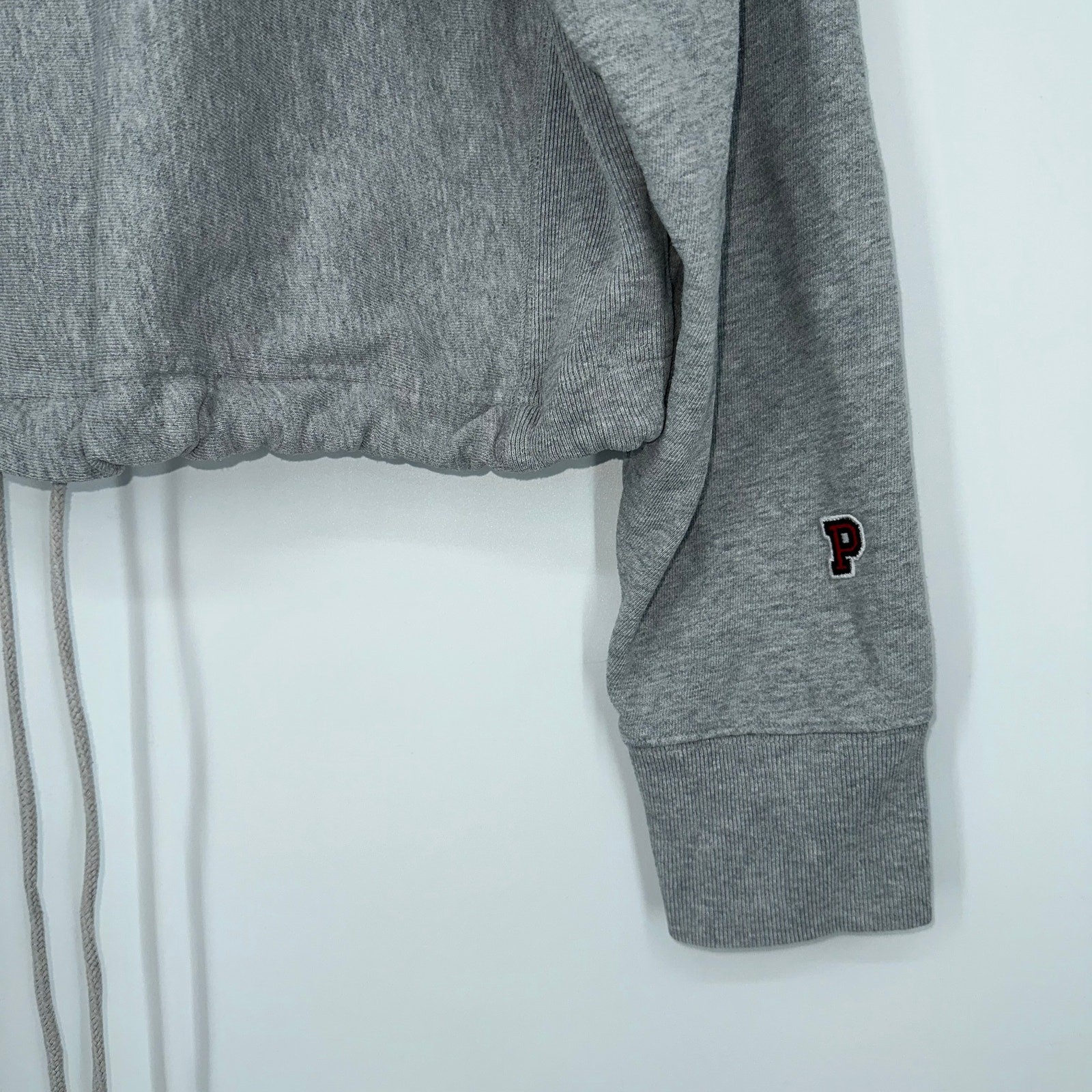 VS PINK Drawstring Waisted Cropped Patch Crewneck… - image 4