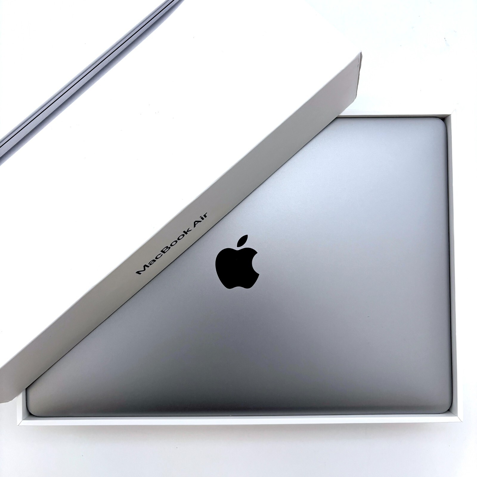 MacBook Air M1 16GB 512GB 充放電回数18回