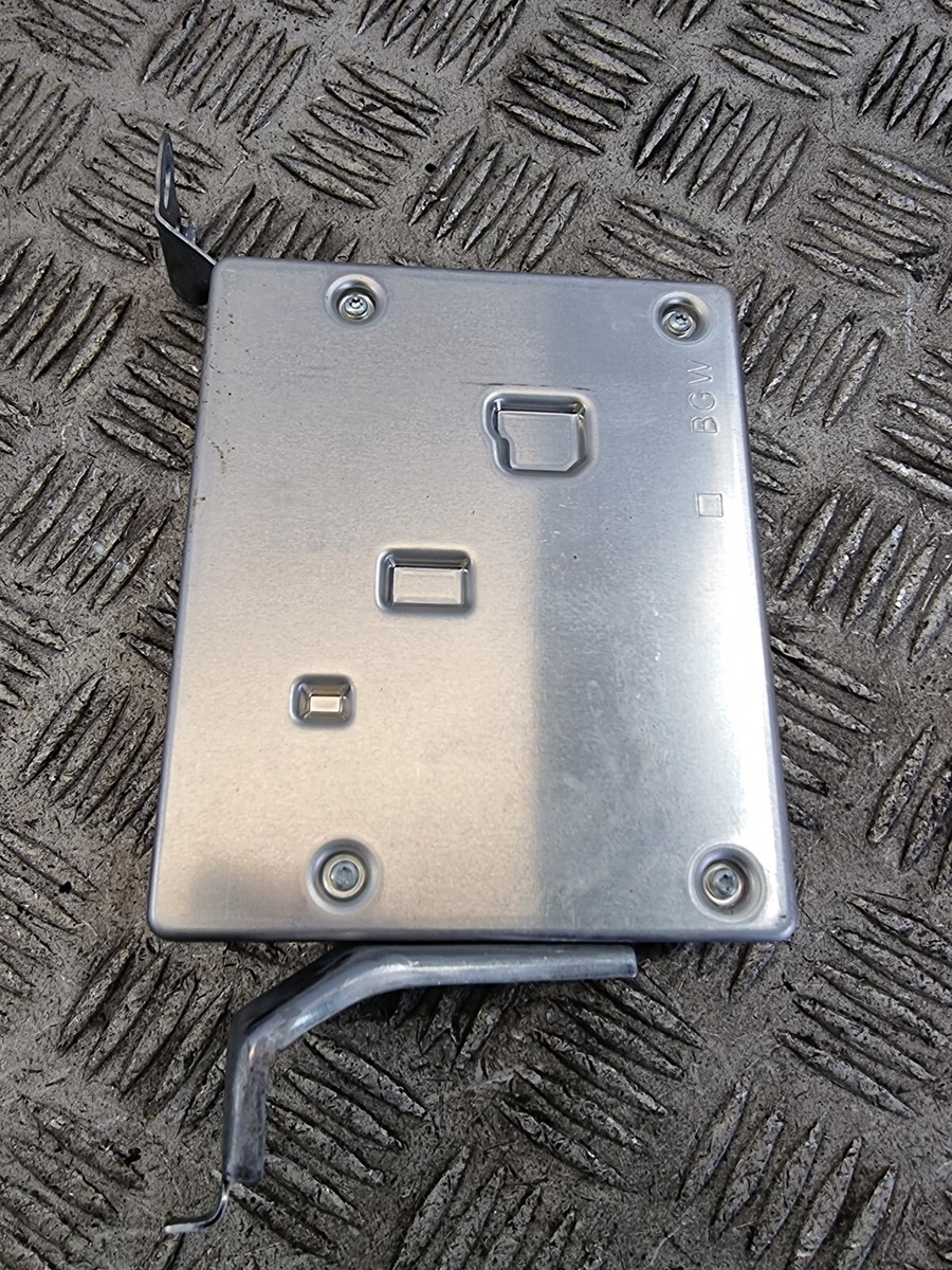 Module électronique D'occasion Pour Toyota Yaris Cross 1.5 Hybride - Réf. 867400D031