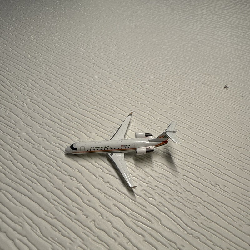 Air Wisconsin CRJ-200 N471ZW Gemini Jets GJAWI2211 Scale 1:400 