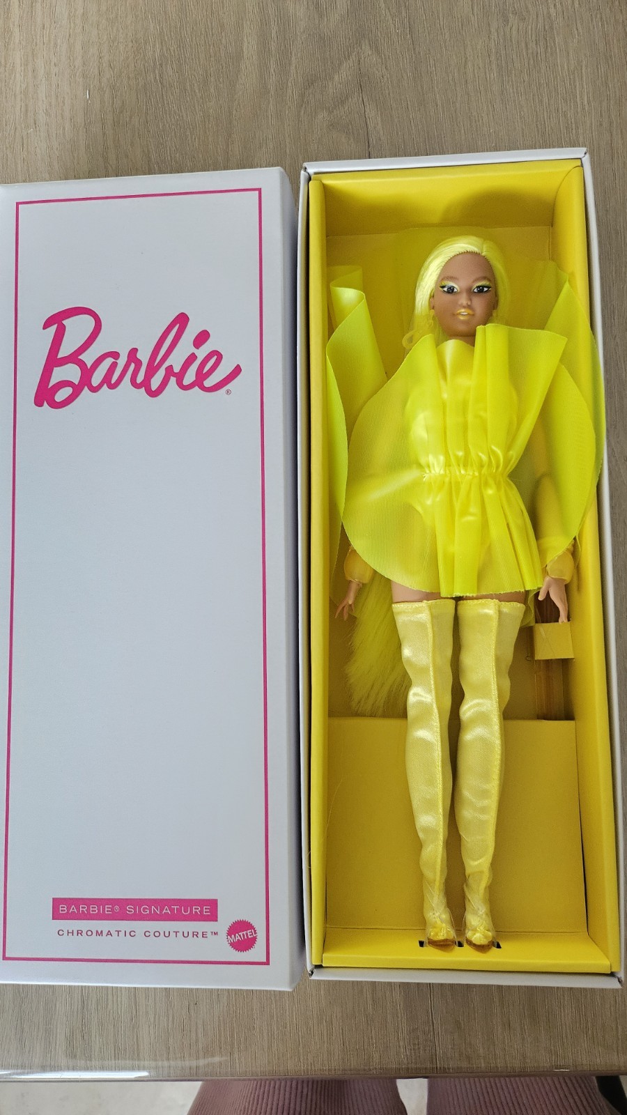 Barbie Signature Chromatic Couture mannequin de collection Édition Limitée