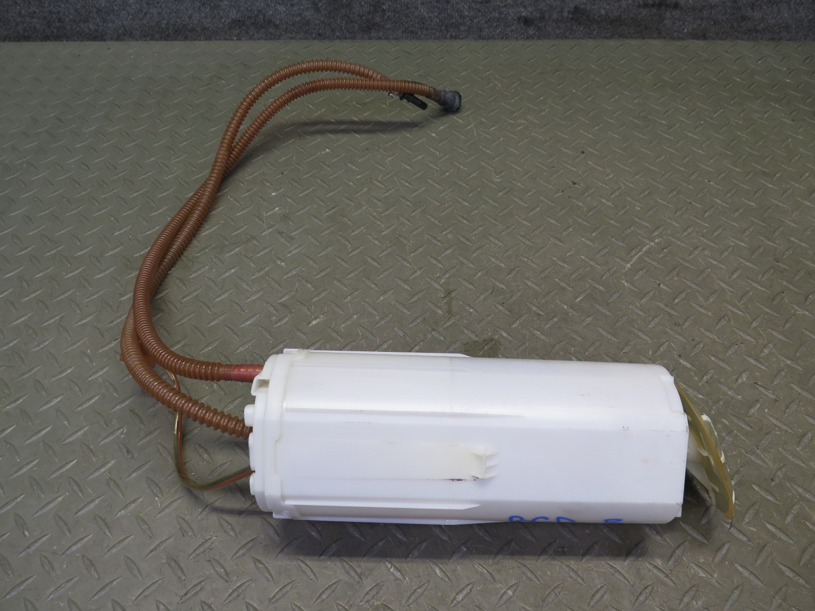2006-2012 BENTLEY FLYING SPUR 6.0L ENGINE LEFT & RIGHT SIDE FUEL PUMP ASSEMBLY