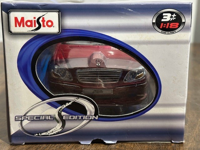 MAISTO MERCEDES BENZ SL 55 AMG 1/18 LUXURY SPECIAL EDITION RED