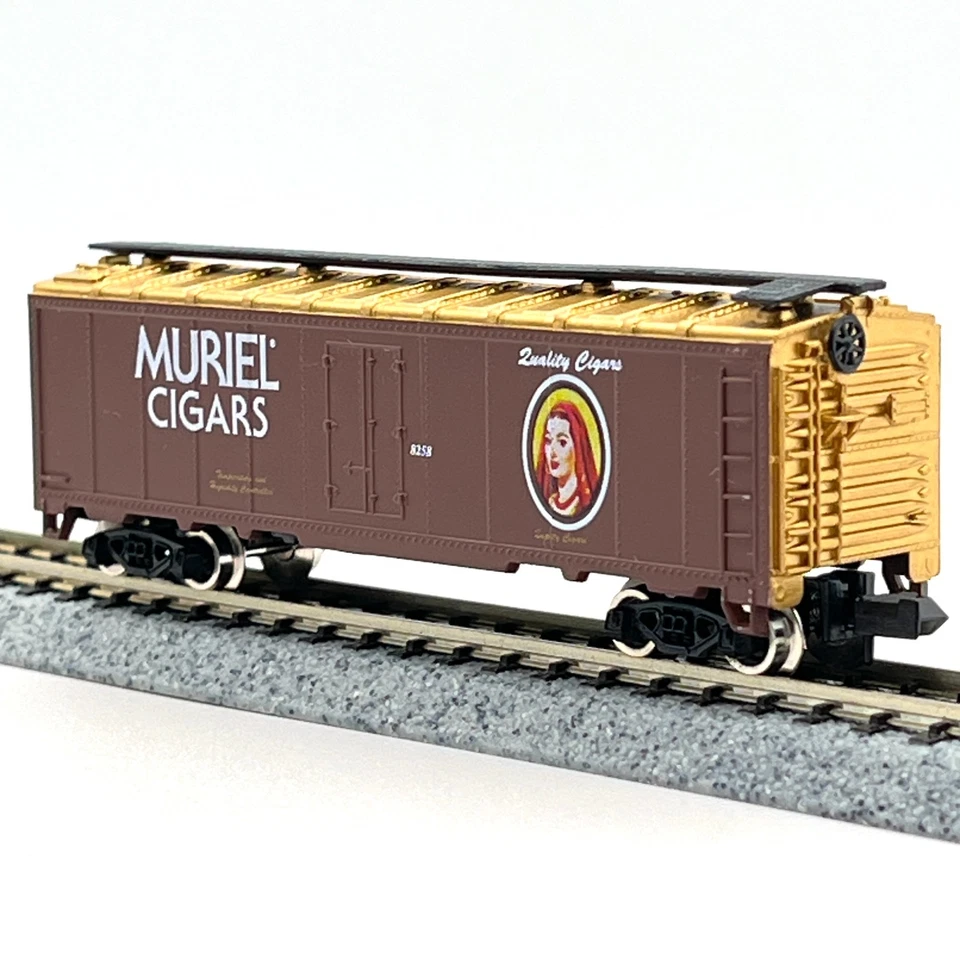 Model Power N Scale 3731 Muriel Cigars 40ft Steel Reefer 8258 Collector Car - Image 2 of 4