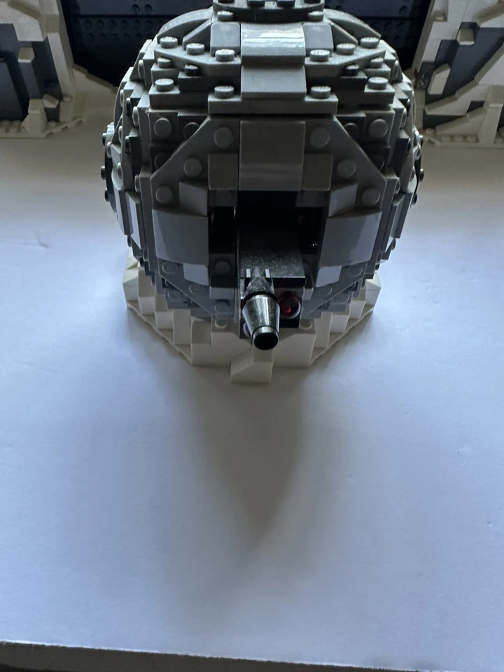 LEGO Star Wars: Assault on Hoth (75098) - Image 2 of 4