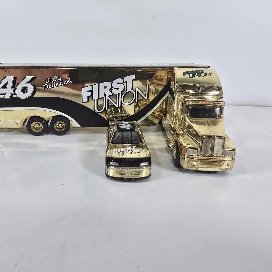 Гоночные чемпионы 1999 NASCAR Gold Series No25 Уолли Далленбах транспортер 1:64 - Изображение 4 из 4