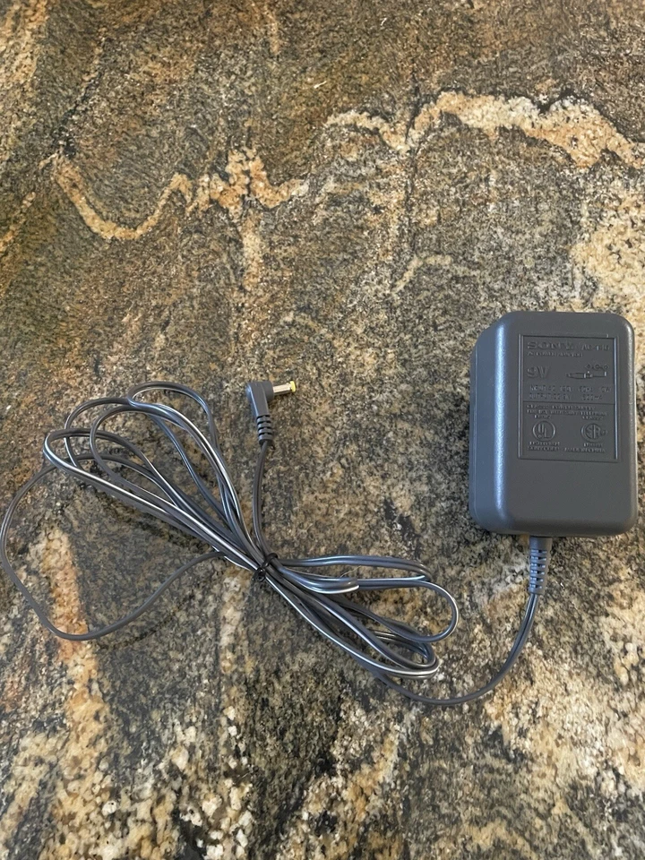 Adaptador de corriente alterna original Sony AC-T46 9V 600mA para teléfono Sony E81182 - limpio Foto 2 de 3