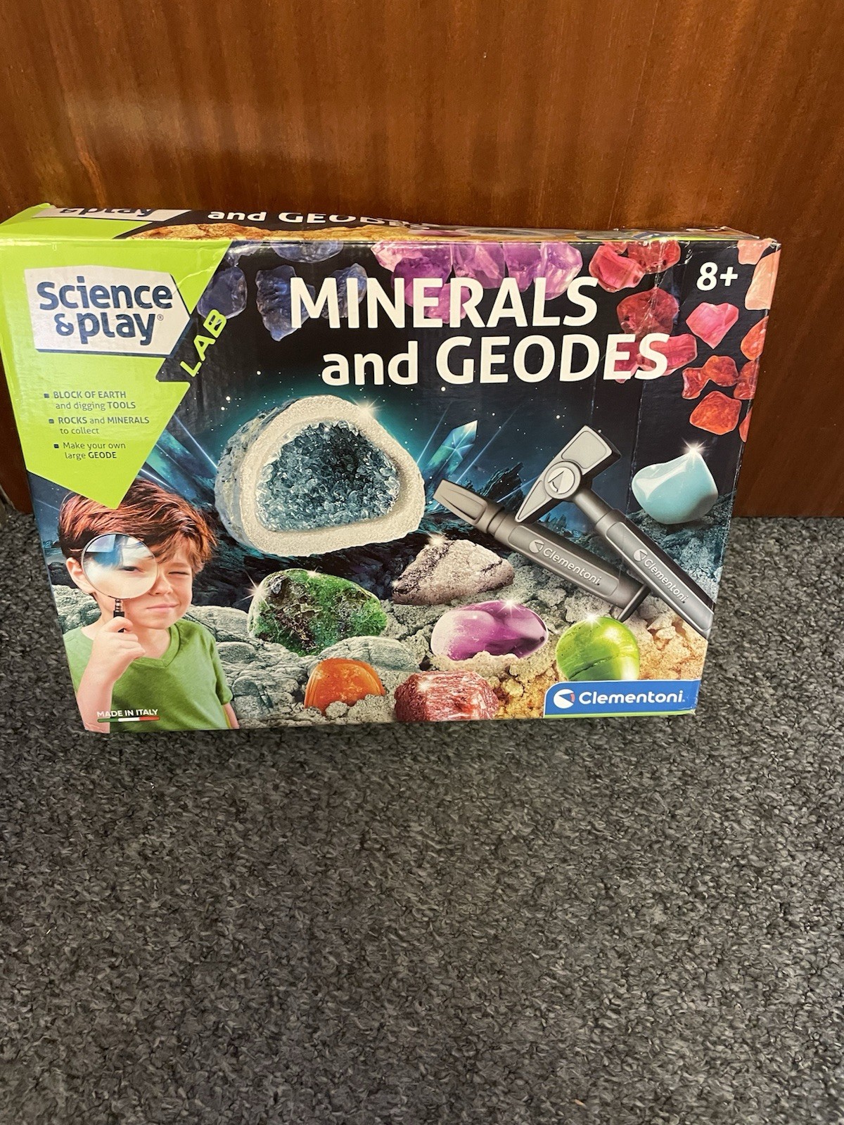 Minerals and Geodes Science Experiment Kit-NEW & FREE DELIVERY-Scruffy Box