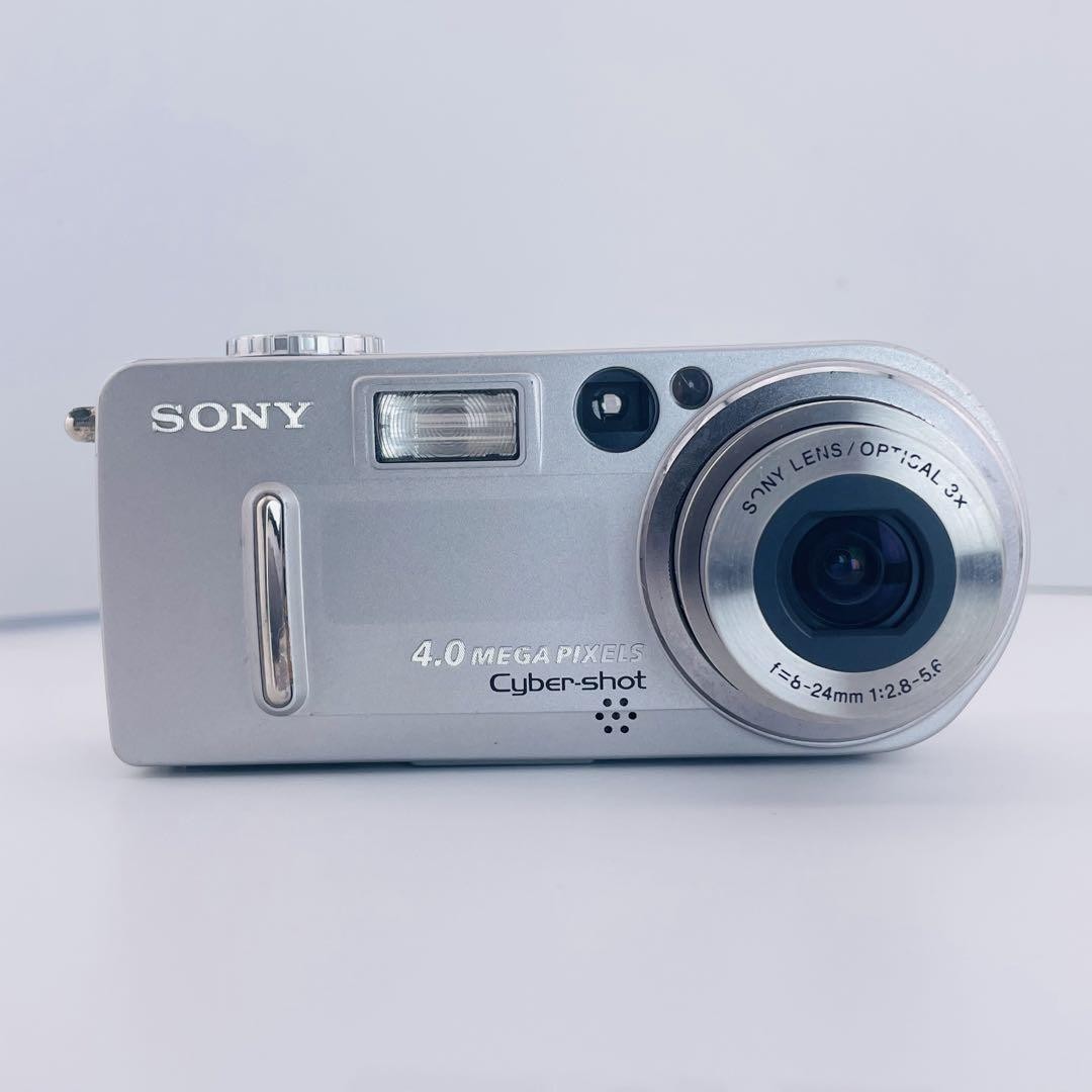 Sony Cyber-Shot DSC-P9 2002 Digital Camera with Battery