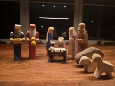 Ostheimer Krippenfiguren 11 teiliges Set - Heilige Familie, Ochse, Esel, Schafe
