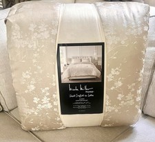 Nicole Miller Queen Size Comforter Set