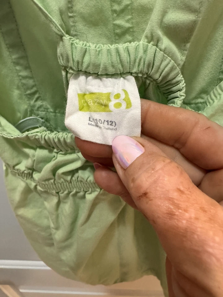 Camiseta sin mangas Crazy 8 niñas talla 10-12 espalda cruzada verde con detalle de cinta Foto 4 de 4