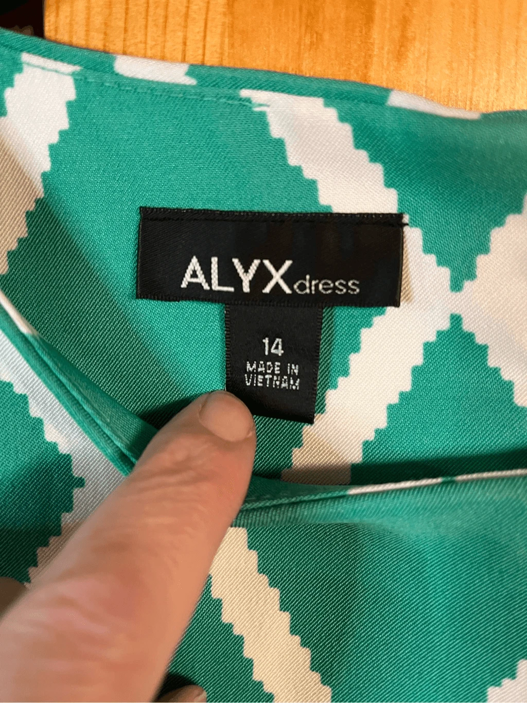 Abito senza maniche in guaina Alyx taglia 14 verde e crema motivo diamante elasticizzato (28