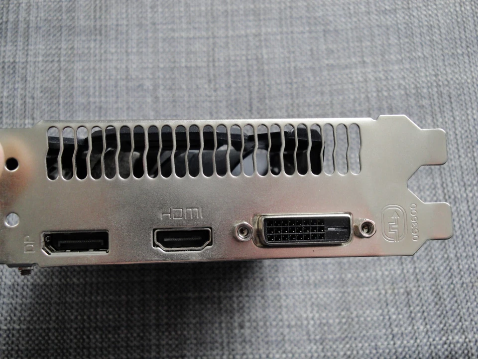 PCWINMAX AMD Radeon RX 560 4GB Gaming Graphics Card GPU | DisplayPort, HDMI, DVI - Image 2 of 4