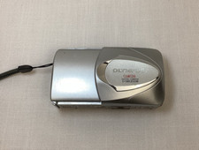 Olympus Camedia D-560 Zoom 3.2MP Digital Camera Silver Untested-Parts