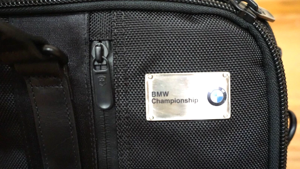 VICTORINOX PAULISTA 17 LAPTOP BRIEF WITH TABLET/eREADER POCKET NEW - Image 2 of 4