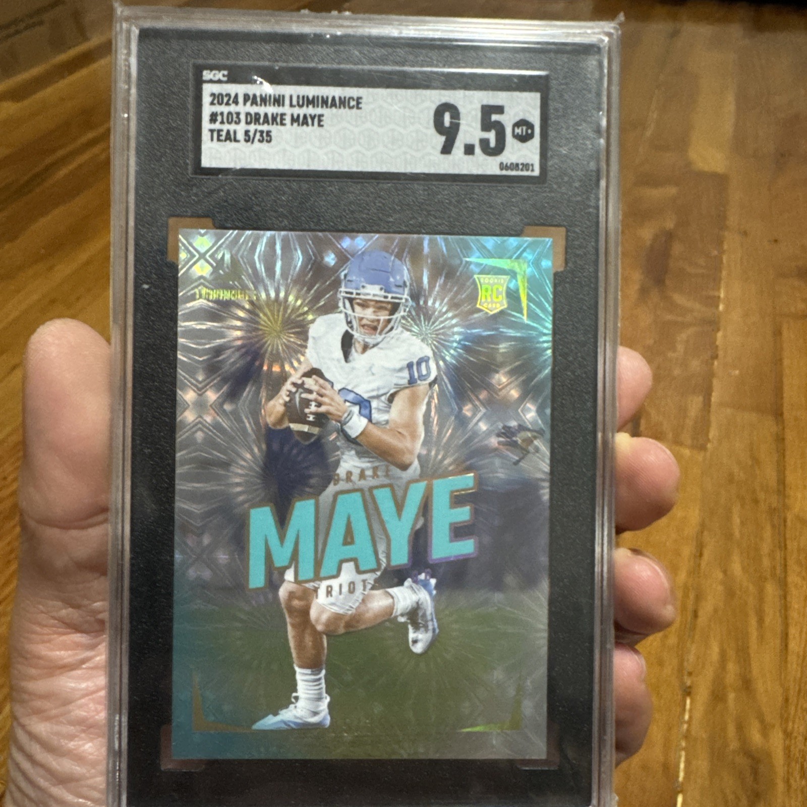 🔥2024 Panini Luminance - Rookies Drake Maye #103 Teal /35 SGC 9.5 *SEND OFFERS*