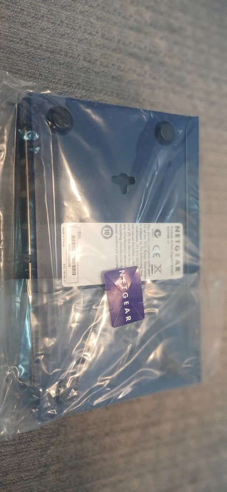 Netgear Prosafe 8 Port Gigabit Switch GS108 10/100/1000 Mbps New in Box - Image 2 of 4