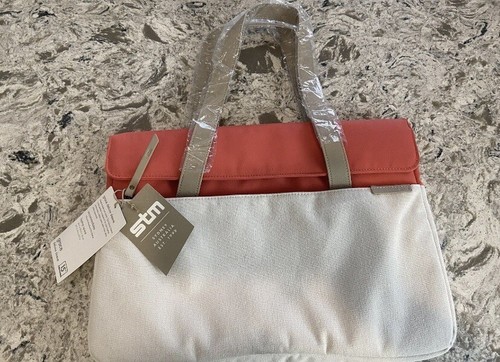 Neu mit Etikett STM Grace Deluxe 15" Laptophülle Riemen Macbook/Notebook/iPad koralle cremefarben